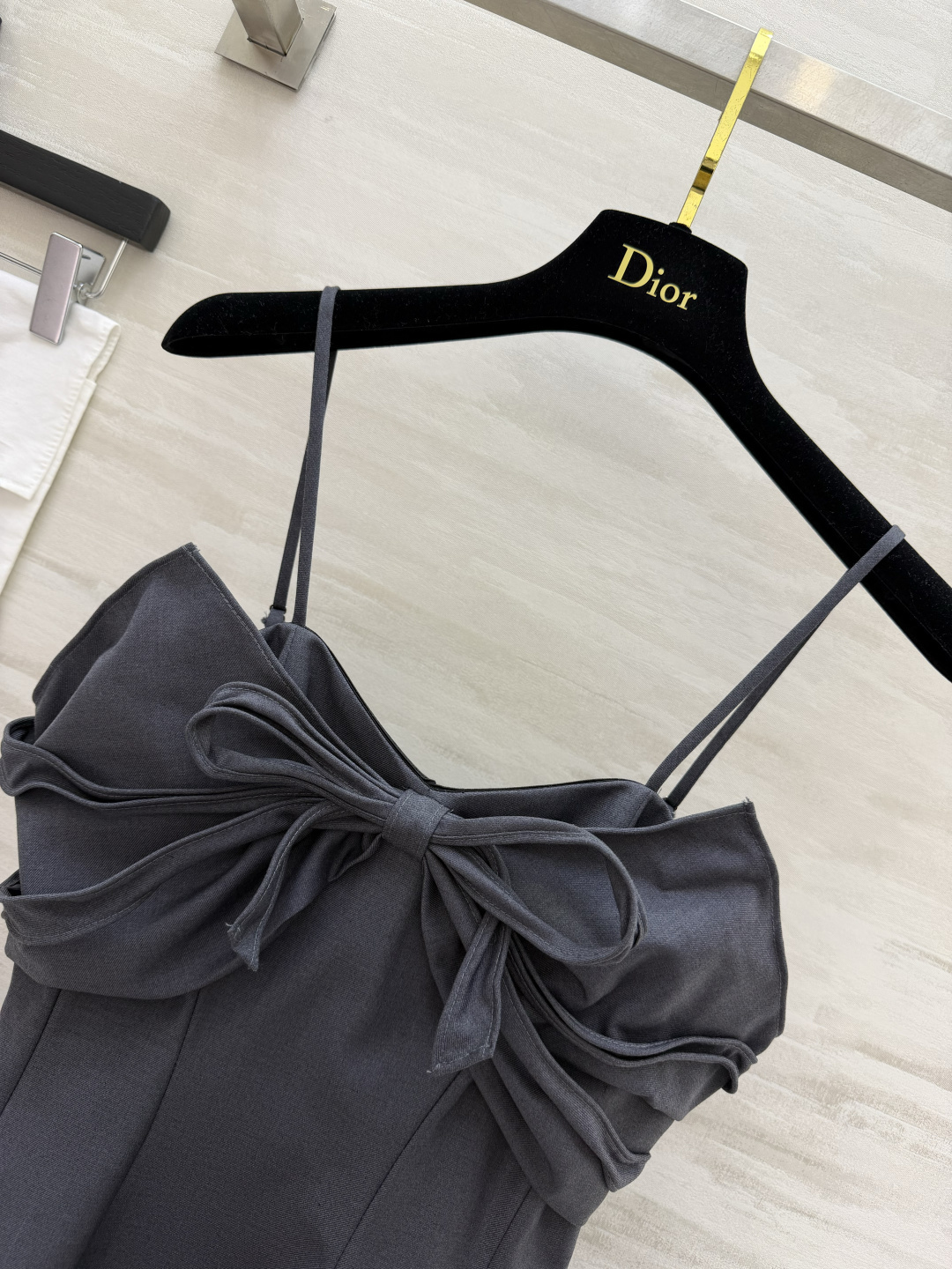 Dio♡²⁶甜系蝴蝶结吊带公主裙 一眼心动的浪漫少女感 纯欲氛围直接拉满 温柔筋骨大蝴蝶结抹胸设计 精致