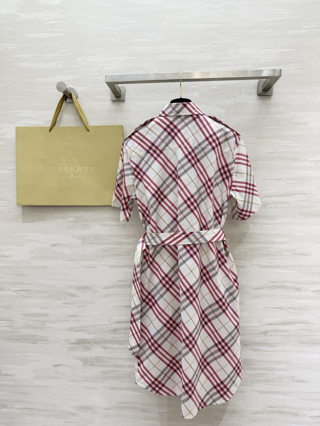 #Burberr♡²⁶英伦风格纹短袖连衣裙 高版本出货 现货首发size：S/M/L/XL/XXL（M码