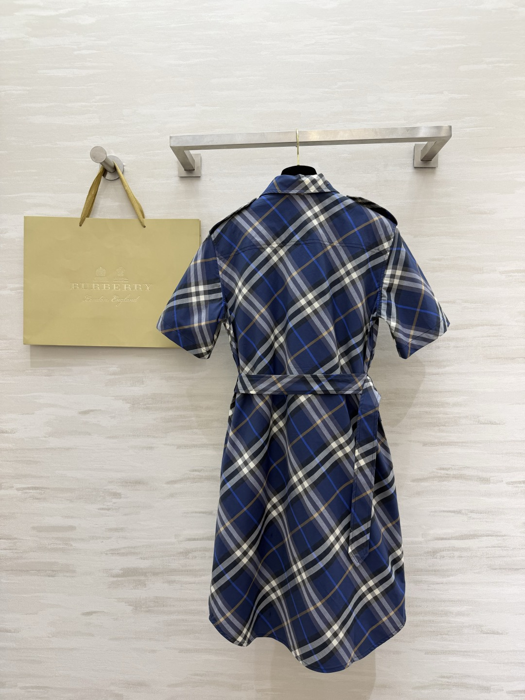 #Burberr♡²⁶英伦风格纹短袖连衣裙 高版本出货 现货首发size：S/M/L/XL/XXL（M码