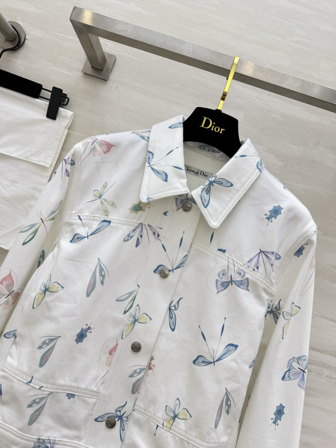 ✨Dio♡²⁶水彩蝴蝶图案外套 把浪漫穿在身上！手绘水彩蝴蝶印花 温柔又灵动 自带仙气滤镜 利落版型 轻