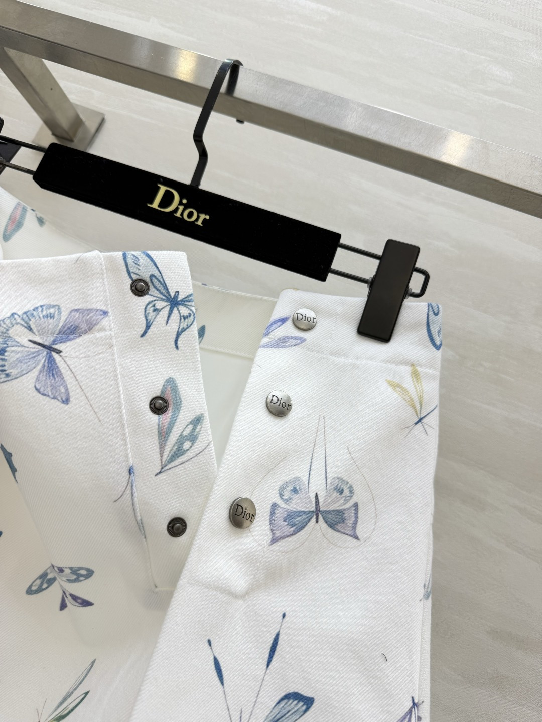 ✨Dio♡²⁶水彩蝴蝶A字短裙 把浪漫穿在身上！手绘水彩蝴蝶印花 温柔灵动 自带仙气滤镜 A字高腰版型 