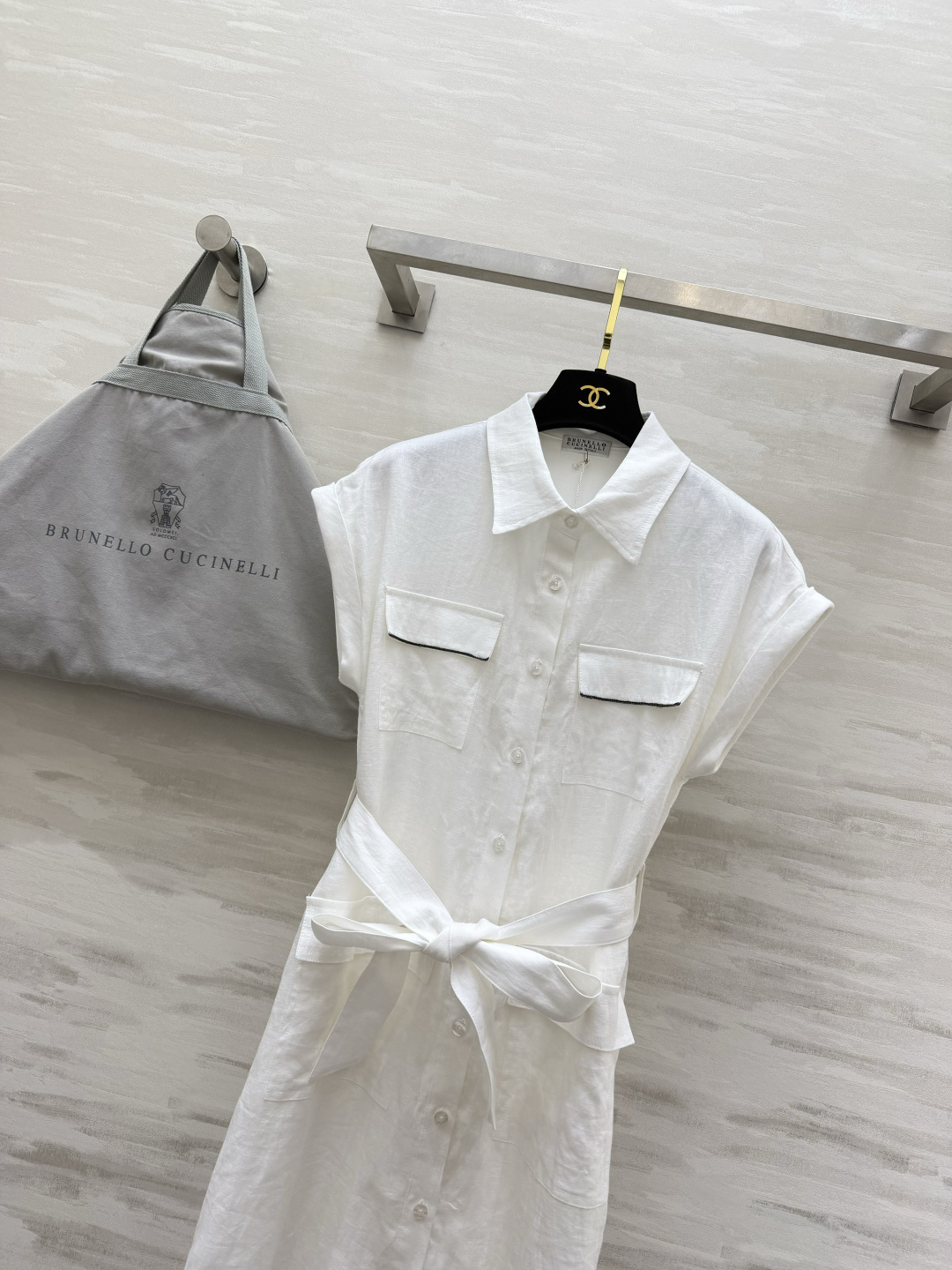 Brunello Cucinell♡²⁶亚麻衬衫裙｜自带松弛感的夏日答卷 天然亚麻肌理 透气不闷汗 翻领
