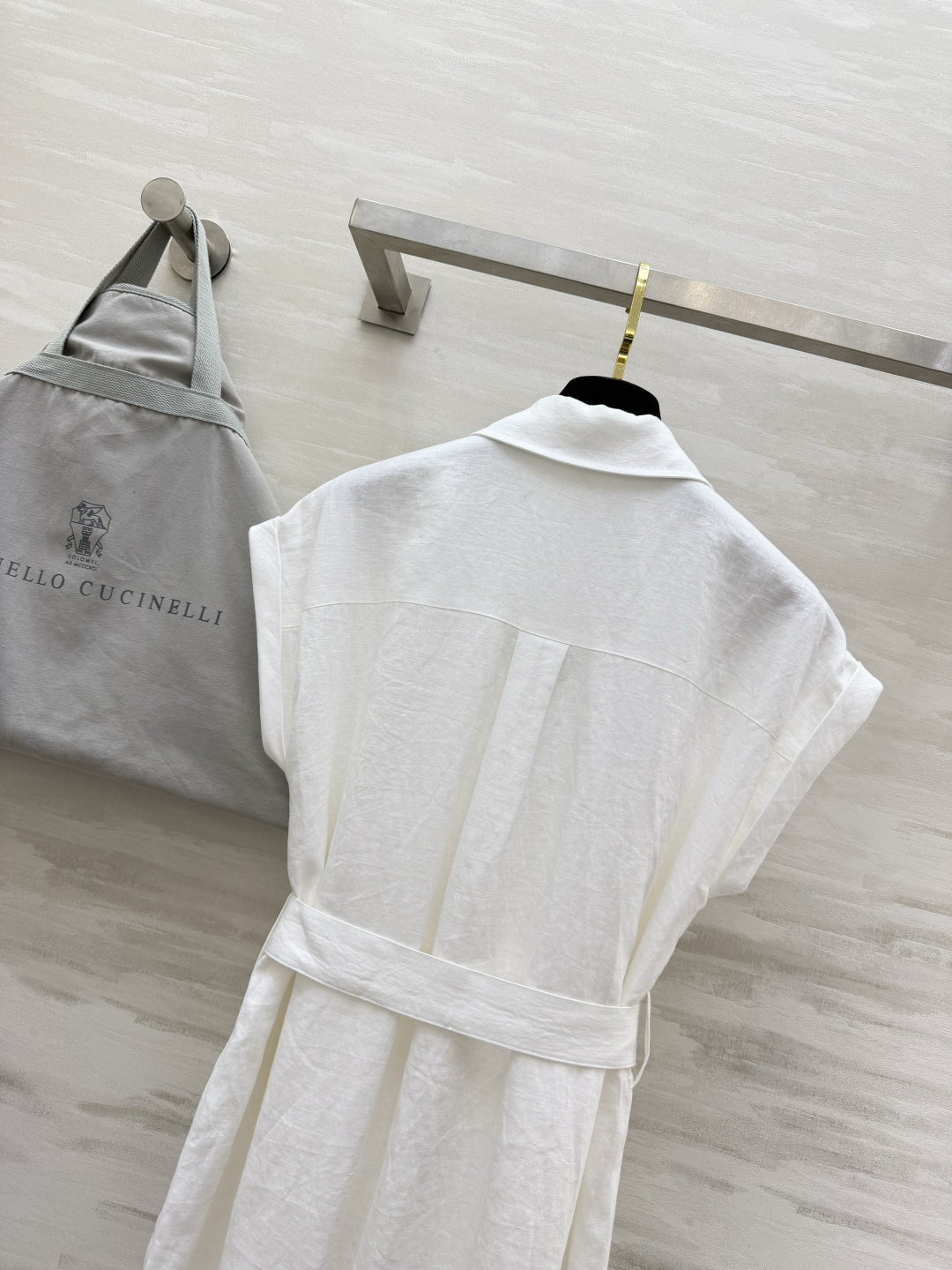 Brunello Cucinell♡²⁶亚麻衬衫裙｜自带松弛感的夏日答卷 天然亚麻肌理 透气不闷汗 翻领