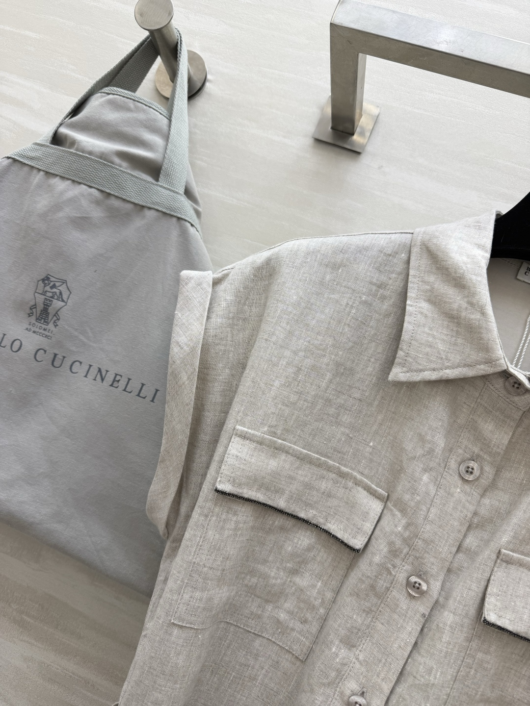 Brunello Cucinell♡²⁶亚麻衬衫裙｜自带松弛感的夏日答卷 天然亚麻肌理 透气不闷汗 翻领