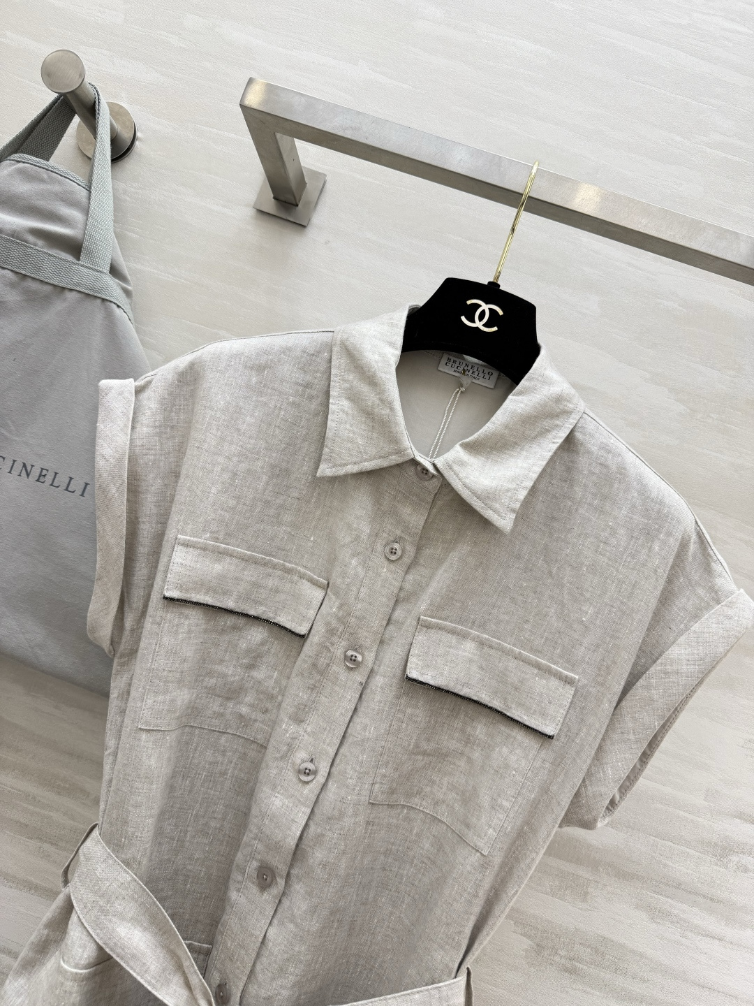 Brunello Cucinell♡²⁶亚麻衬衫裙｜自带松弛感的夏日答卷 天然亚麻肌理 透气不闷汗 翻领