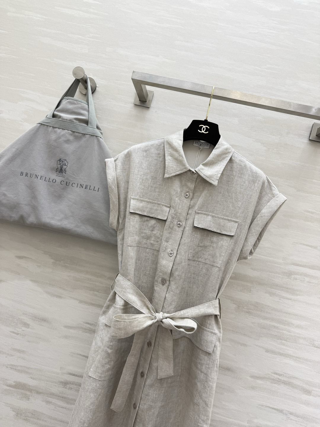 Brunello Cucinell♡²⁶亚麻衬衫裙｜自带松弛感的夏日答卷 天然亚麻肌理 透气不闷汗 翻领