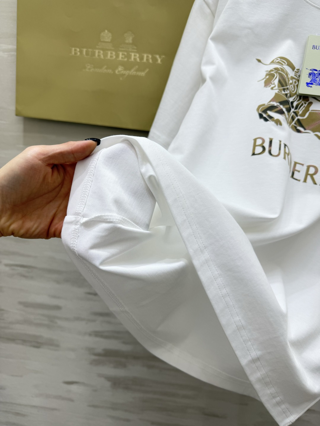 Burberr♡²⁶经典格纹战马短袖｜男士夏季刚需单品✨复古格纹拼接战马印花 自带品牌辨识度 甄选重磅精