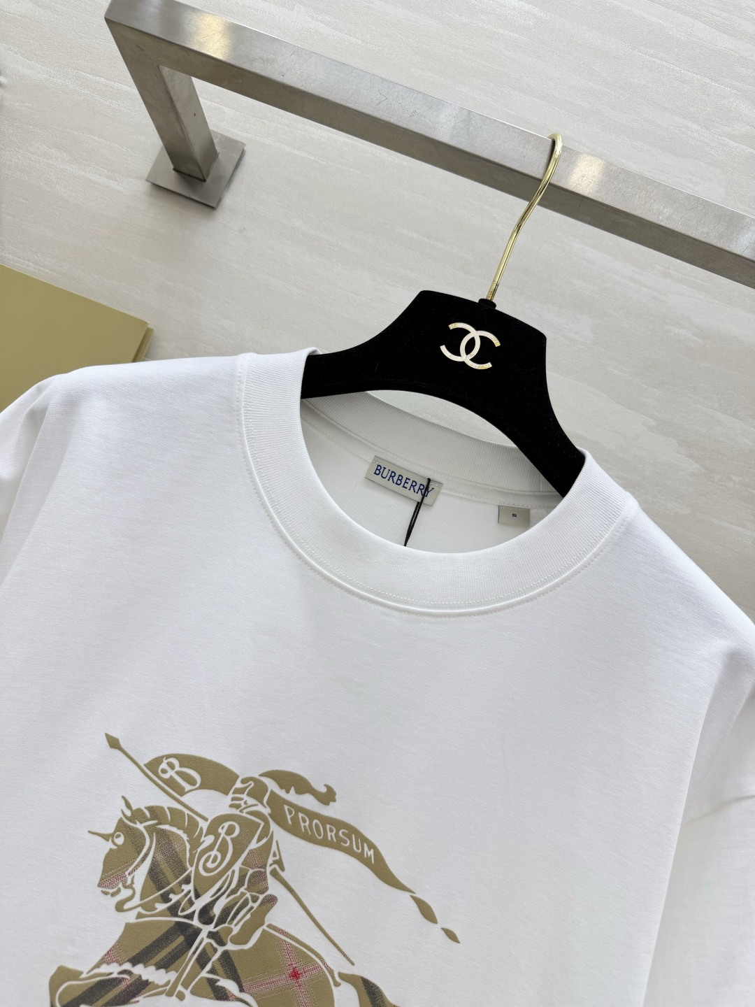 Burberr♡²⁶经典格纹战马短袖｜男士夏季刚需单品✨复古格纹拼接战马印花 自带品牌辨识度 甄选重磅精