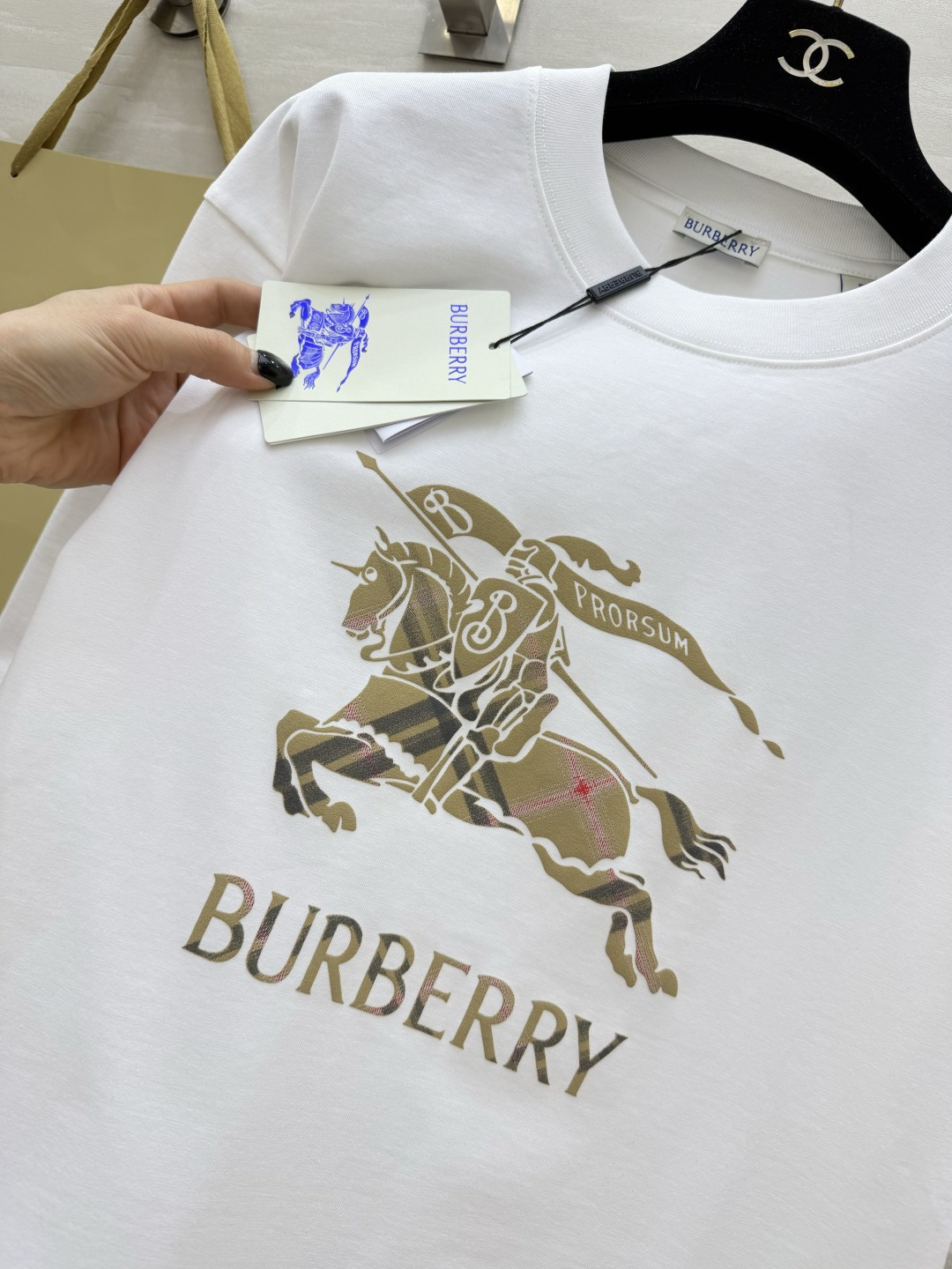 Burberr♡²⁶经典格纹战马短袖｜男士夏季刚需单品✨复古格纹拼接战马印花 自带品牌辨识度 甄选重磅精