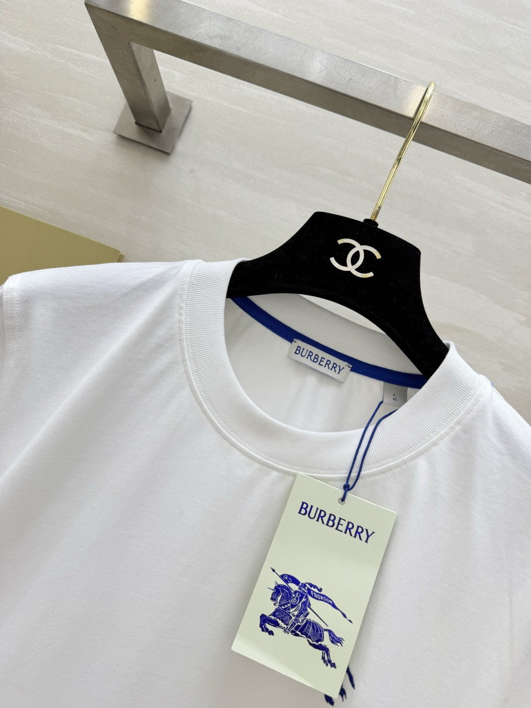 💙Burberr♡²⁶克莱因蓝小战马 刺绣女款短袖T恤 极简圆领基础版型 宽松慵懒风超显瘦 胸口小巧蓝战