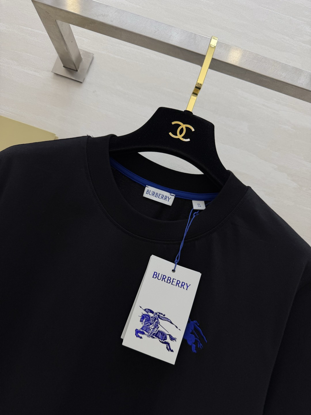 💙Burberr♡²⁶克莱因蓝小战马 刺绣女款短袖T恤 极简圆领基础版型 宽松慵懒风超显瘦 胸口小巧蓝战