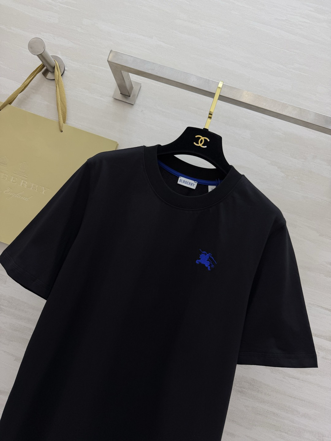 💙Burberr♡²⁶克莱因蓝小战马 刺绣女款短袖T恤 极简圆领基础版型 宽松慵懒风超显瘦 胸口小巧蓝战