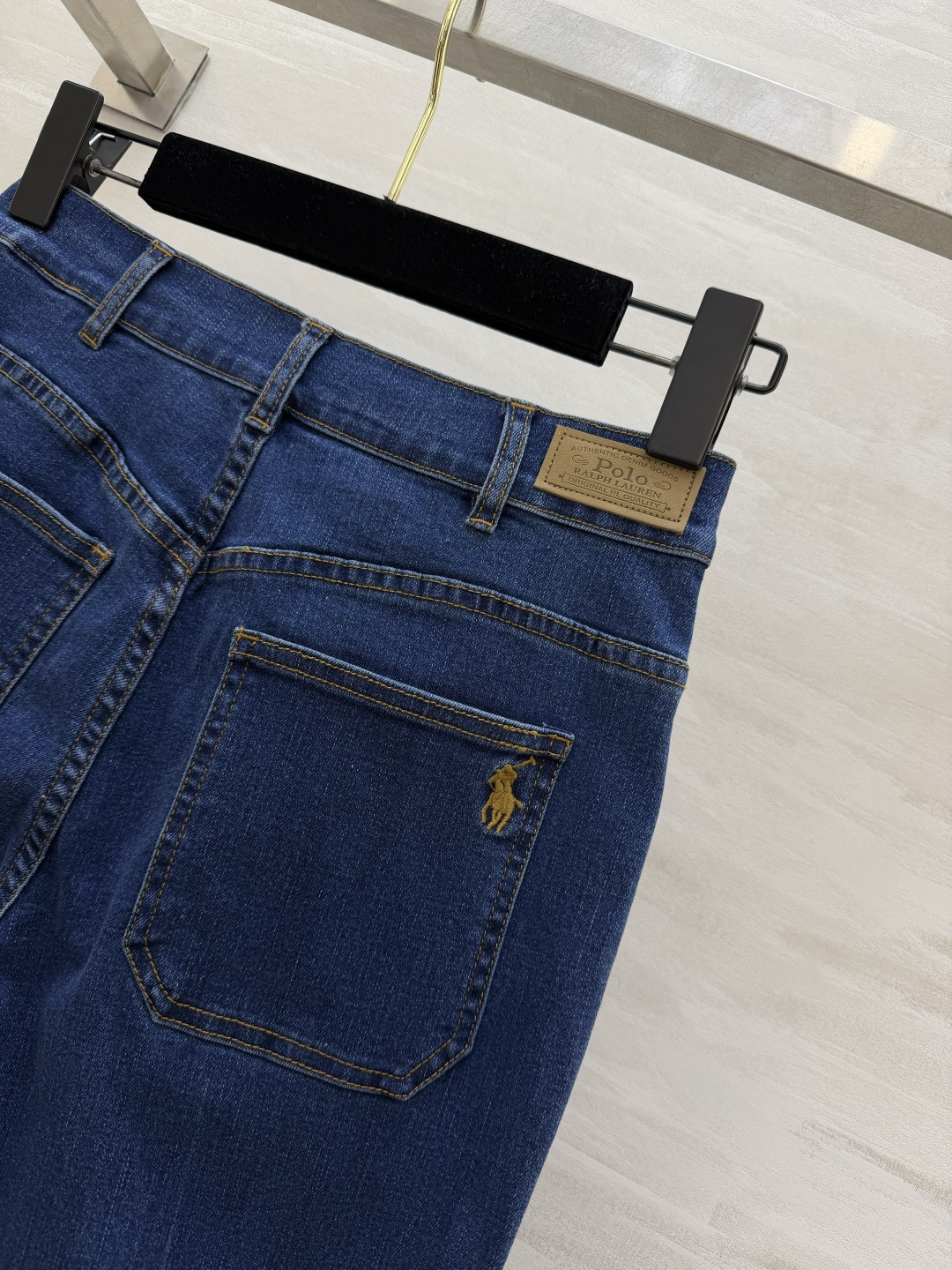 🤍Polo²⁶经典微喇牛仔裤｜女生万年百搭神裤 高腰版型 方形贴袋设计 复古腔调拉满 小标识口袋细节 做