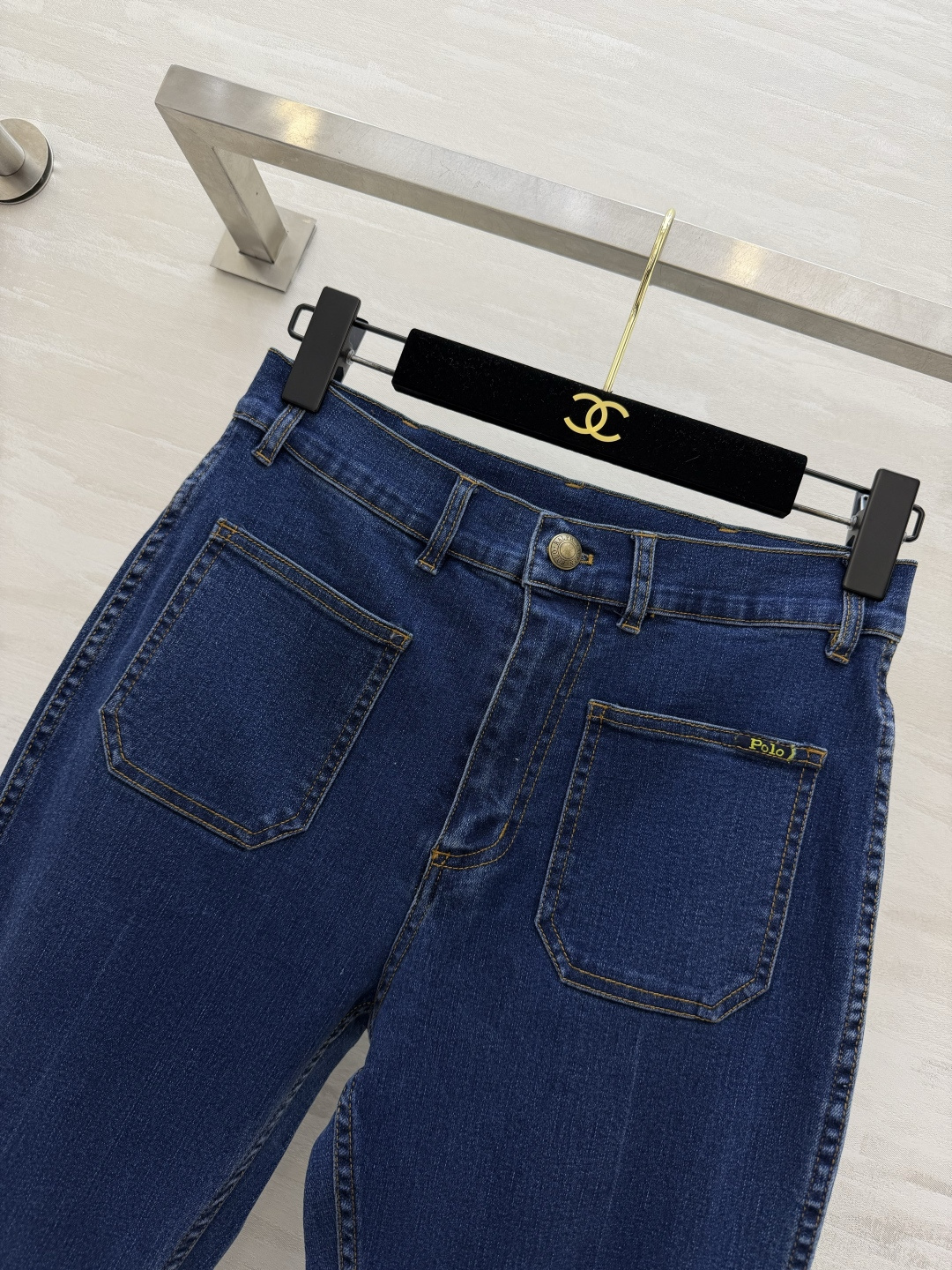 🤍Polo²⁶经典微喇牛仔裤｜女生万年百搭神裤 高腰版型 方形贴袋设计 复古腔调拉满 小标识口袋细节 做