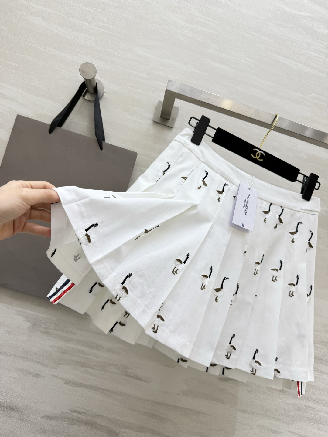 Thom Brown♡²⁶元气少女百褶半裙✨重工满幅大雁刺绣 精致高级 上身活泼减龄 高腰剪裁优化身材比