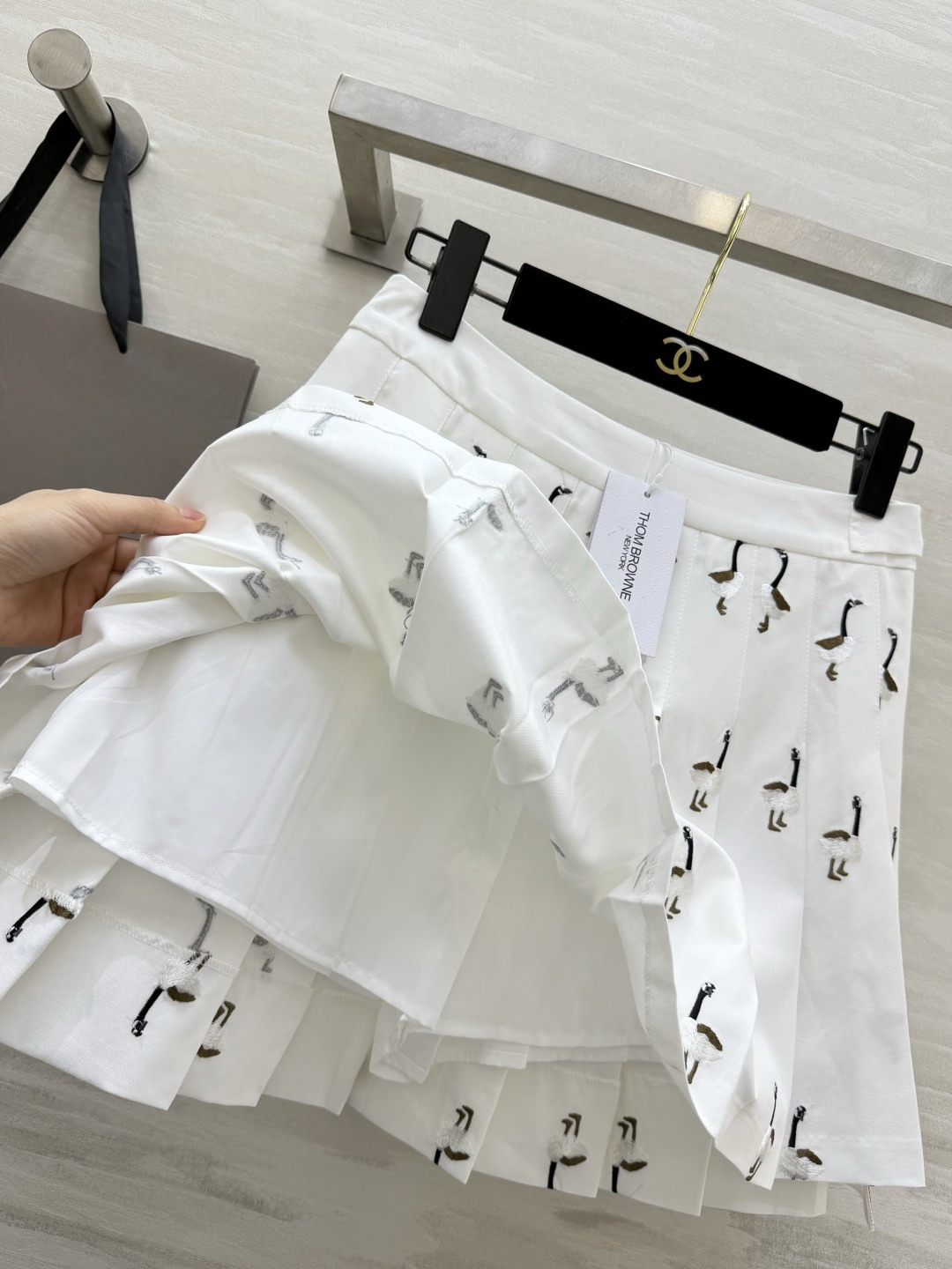Thom Brown♡²⁶元气少女百褶半裙✨重工满幅大雁刺绣 精致高级 上身活泼减龄 高腰剪裁优化身材比