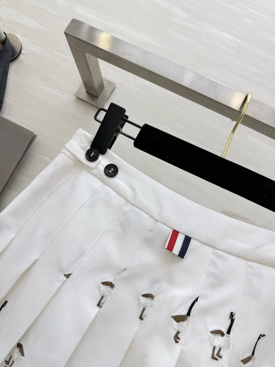 Thom Brown♡²⁶元气少女百褶半裙✨重工满幅大雁刺绣 精致高级 上身活泼减龄 高腰剪裁优化身材比