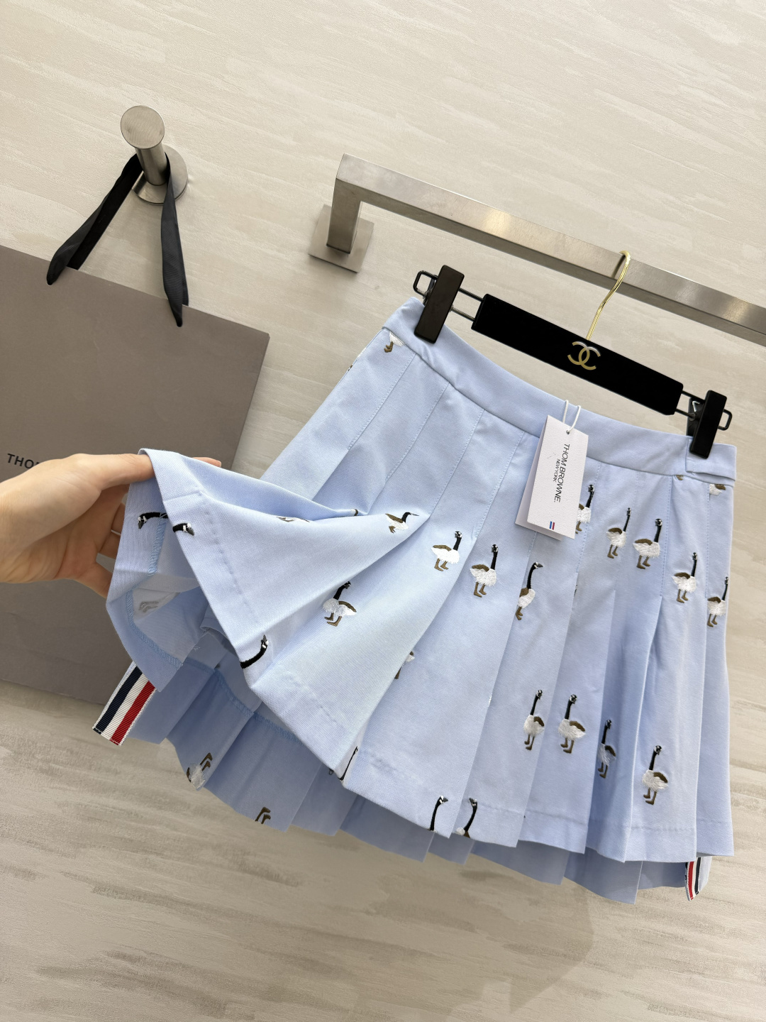 Thom Brown♡²⁶元气少女百褶半裙✨重工满幅大雁刺绣 精致高级 上身活泼减龄 高腰剪裁优化身材比