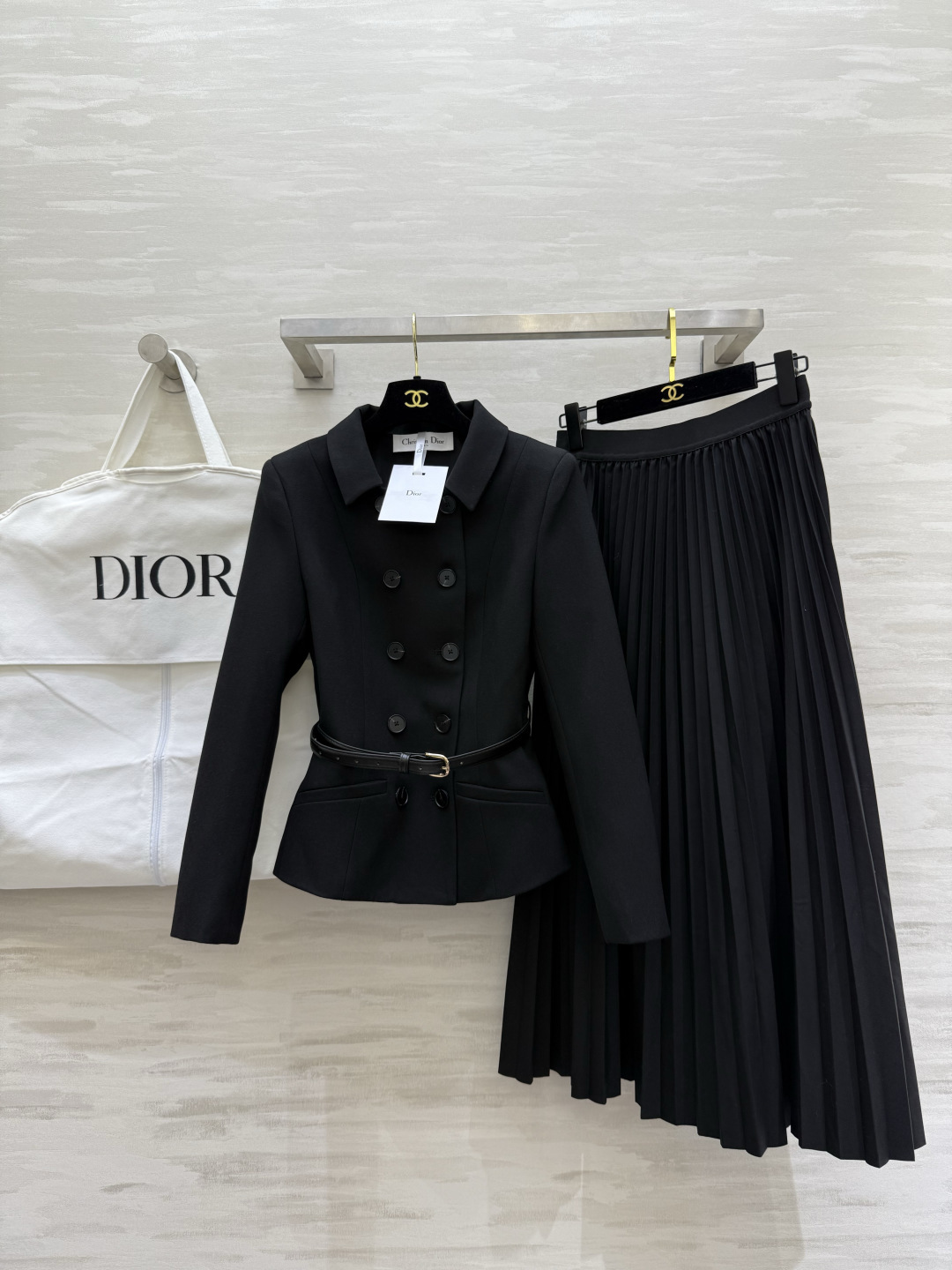 NO:864393,#DIO new suit, high quality customization, available in stock, size S/M/L/XL (M size shoulder width 38, bust 90, length 58, skirt waist 66, group length 84), Dior-clothing, dior, dior, skirts,19860909#DIO新款 套装 高品质定制 现货首发sizeS/M/L/XL（M码肩宽38,胸围90,衣长58,半裙腰围66,群长84）,迪奥-服装,dior,dior,skirts,,Women's clothing