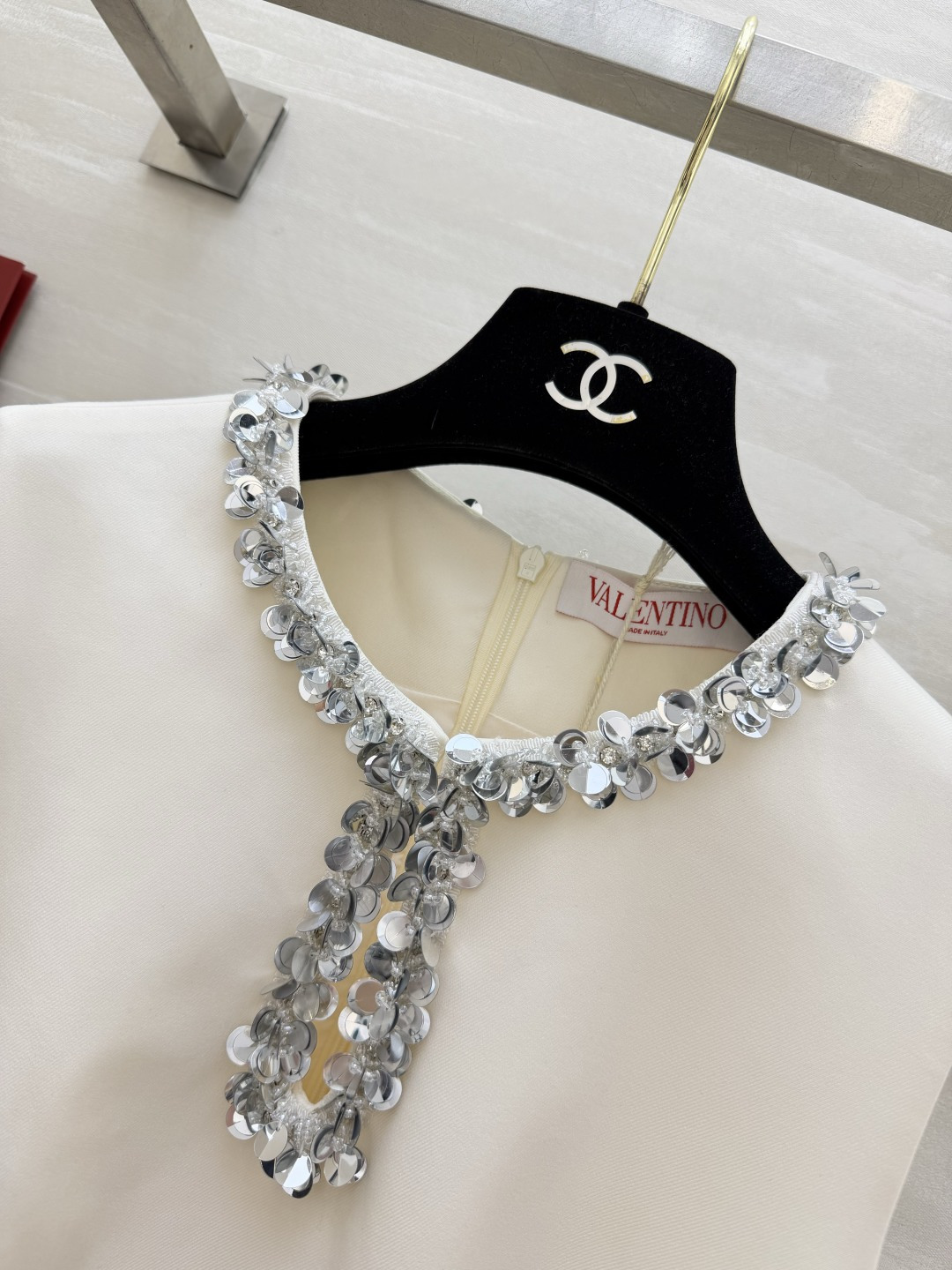 Valentin♡²⁶重工钉钻无袖连衣裙✨领口满铺手工水钻 垂坠钻饰自带贵气光环 高定挺括面料 收腰A字