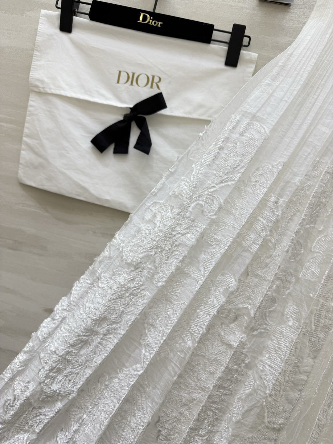 DIO♡²⁶法式重工半裙✨ 重工立体浮雕提花面料 肌理感满满 高腰松紧腰 不挑腰围 藏肉显瘦 百褶压褶垂
