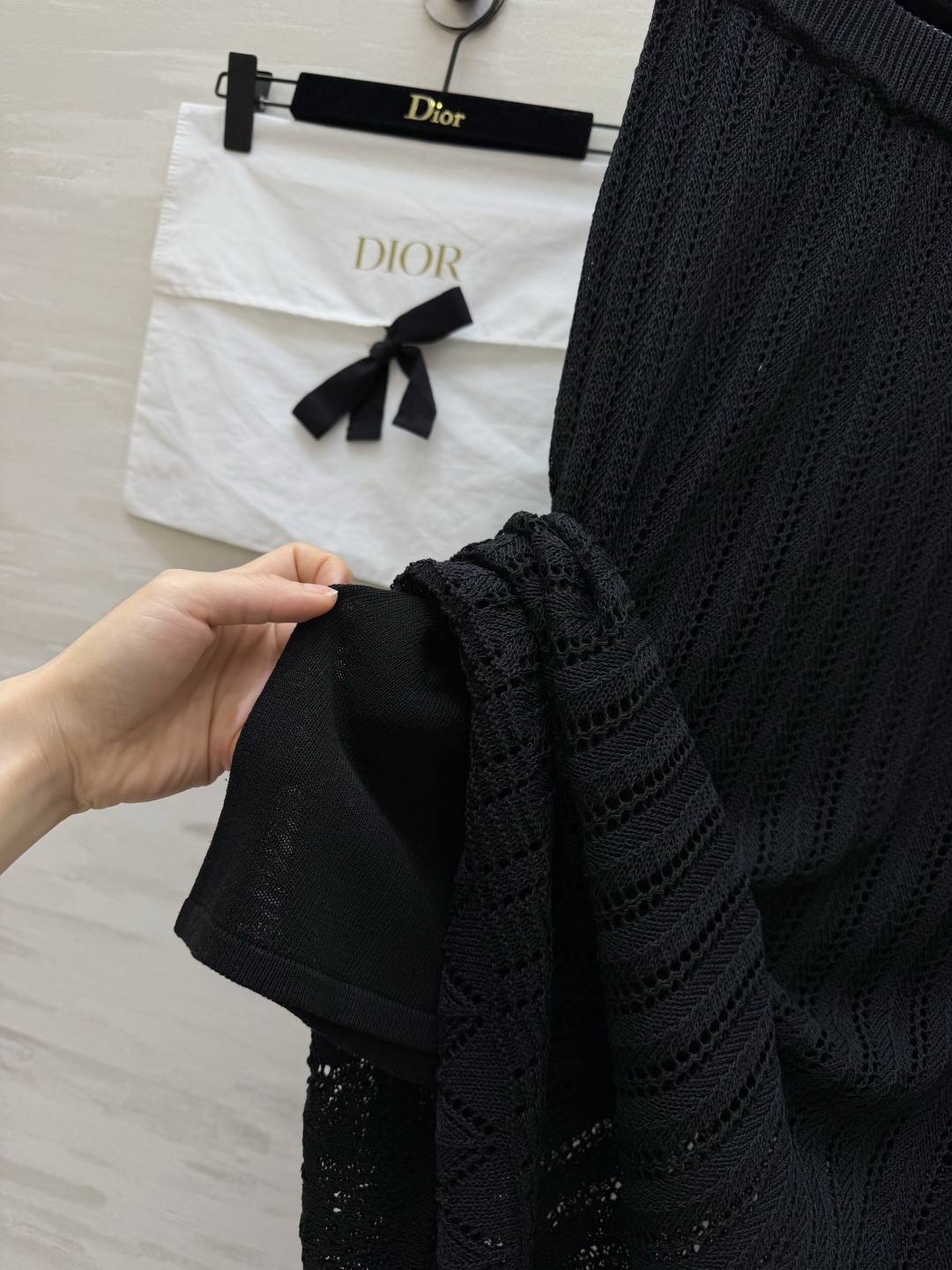 DIO♡²⁶春夏氛围感镂空针织两件套✨重工镂空钩织工艺 透气不闷 自带朦胧透视感 圆领阔袖上衣慵懒松弛 