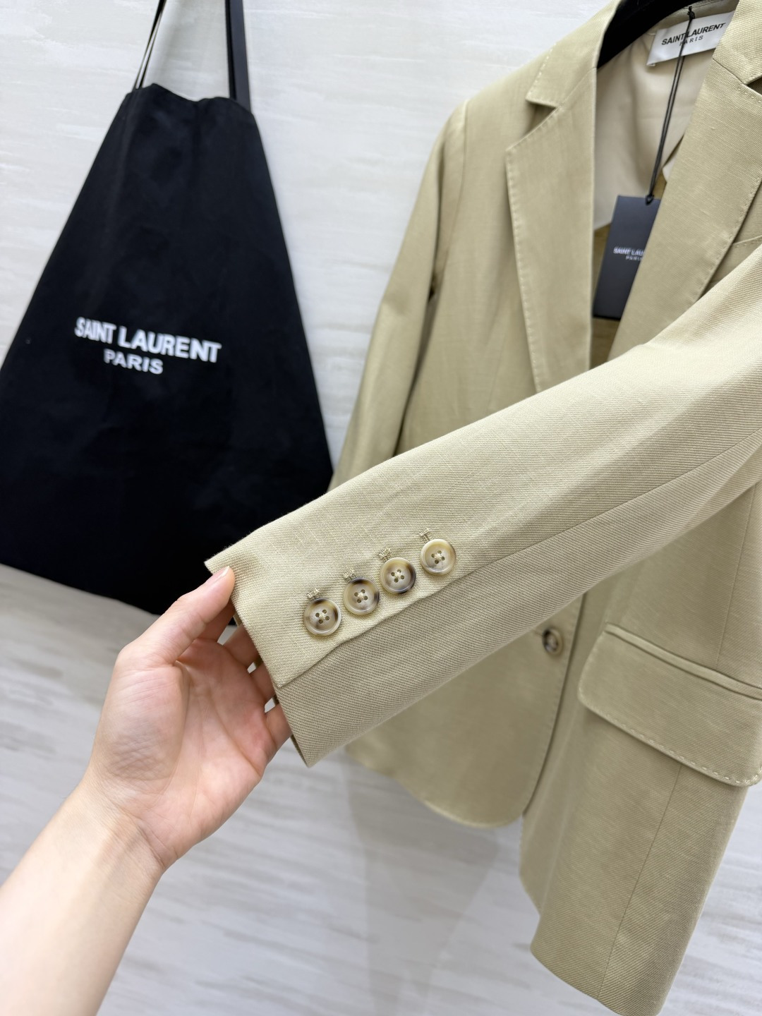 ysl²⁶亚麻西装｜自带松弛感的高级 天然亚麻肌理透气不闷汗 利落剪裁 不挑身材不挑搭配 通勤/日常都能
