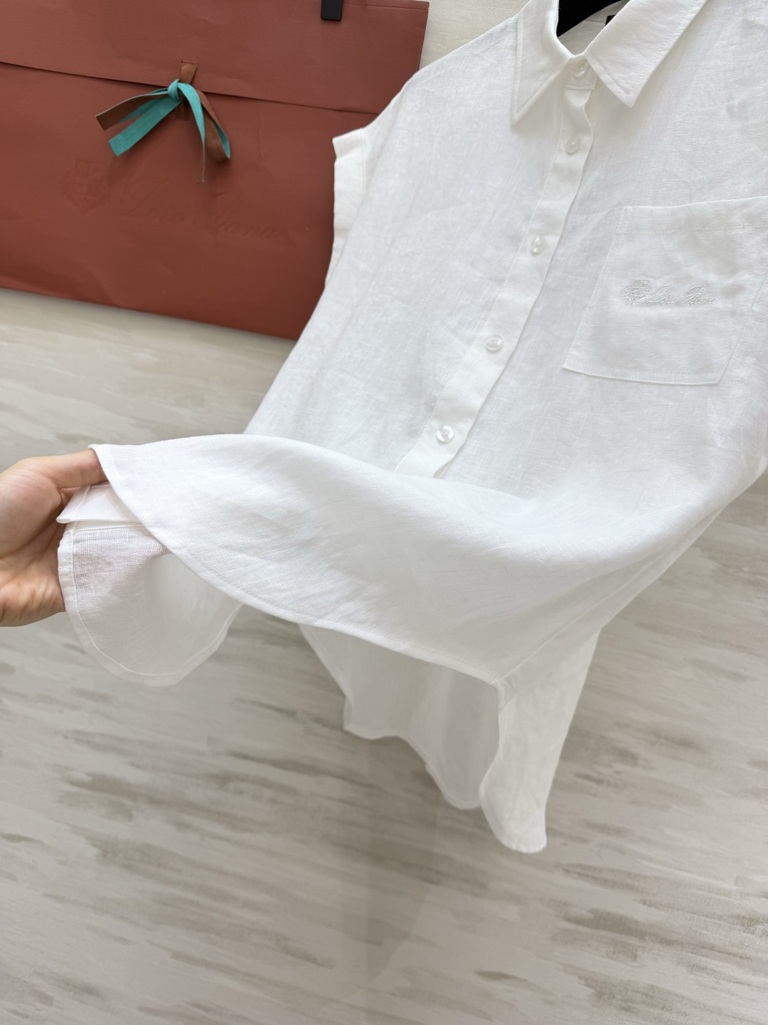 Loro Pian♡²⁶夏日亚麻短袖衬衫｜温柔与清爽并存 天然亚麻面料 透气不闷汗 简约翻领落肩设计 不