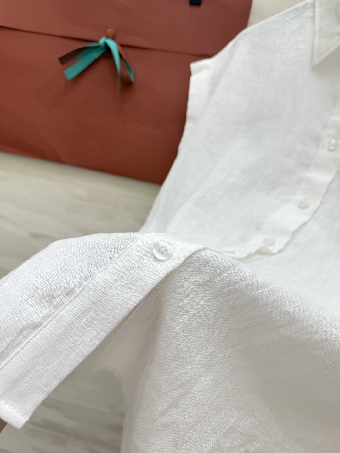 Loro Pian♡²⁶夏日亚麻短袖衬衫｜温柔与清爽并存 天然亚麻面料 透气不闷汗 简约翻领落肩设计 不