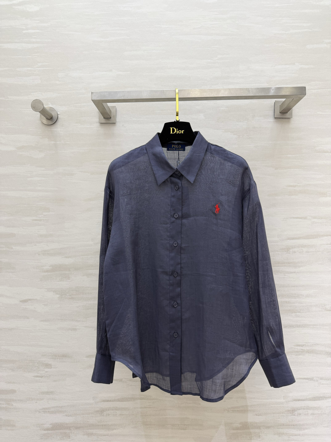 NO:865910,POLO/Ralph Lauren linen shirt, clear texture, built-in lazy filter, more timeless taste, white/yellow/pink/light blue/lake blue/navy blue, gentle colors from light to dark, refreshing when worn alone, versatile when layered, very textured when worn with one set sizeS/M/L (S size shoulder width 50, bust 110, length 71), women's clothing, shirts,19860909POLO/拉夫劳伦亚麻衬衫 清透的肌理感 自带慵懒滤镜 越穿越有味道 白/黄/粉/浅蓝/湖蓝/藏青 从浅到深的温柔色系 单穿清爽 叠穿百搭 随手一套就很有质感 sizeS/M/L（s码肩宽50,胸围110,衣长71）,女装,shirts,,Women's clothing