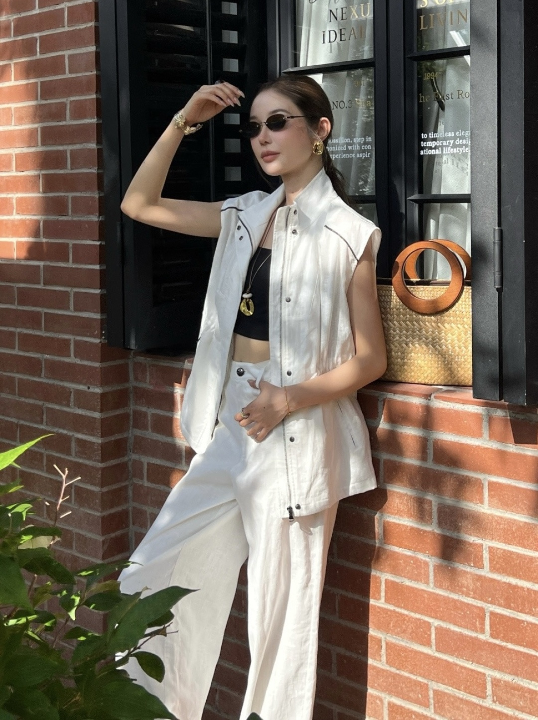 NO:883106,The texture of native linen, workwear-style vest + drapey wide-leg pants, simple pure white outlines a relaxed style!  ,women's clothing,19860909原生亚麻的肌理质感 工装风马甲+垂顺阔腿裤 简约纯白勾勒松弛格调！,女装,,Women's clothing