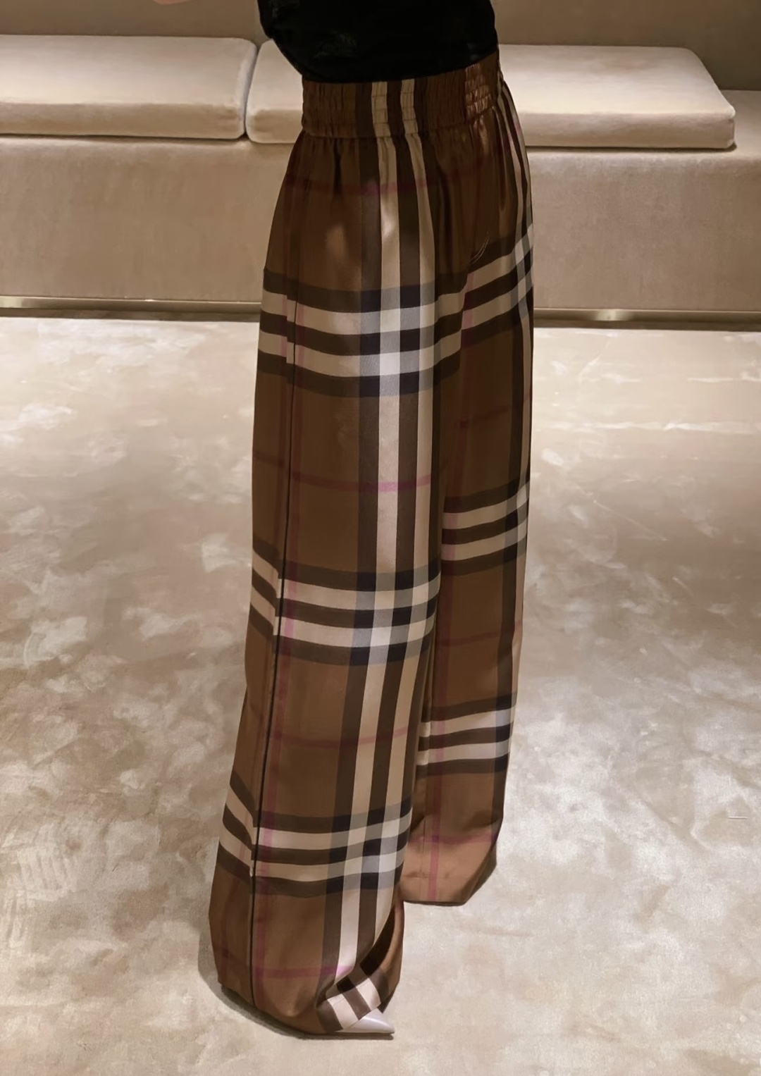 NO:889125,,,19860909,,,Women's clothing