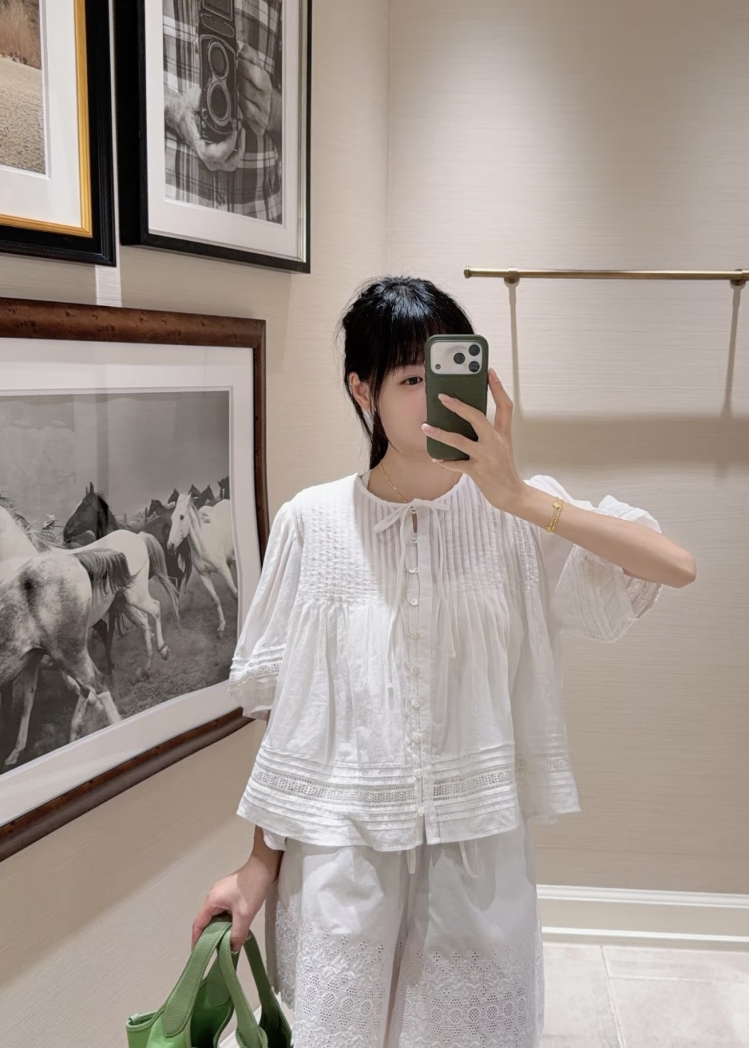 NO:890669,,,19860909,,,Women's clothing