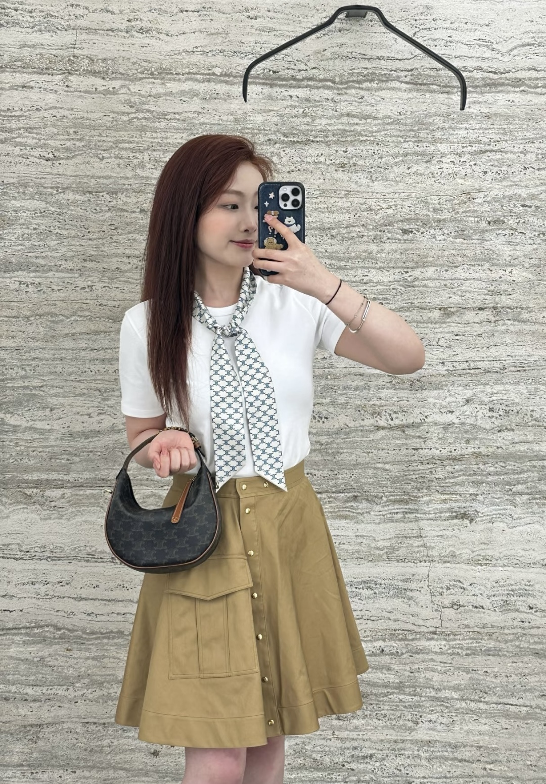 NO:890699,,,19860909,,,Women's clothing