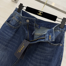 谁的衣柜里能没有一条牛仔半裙!Ralph Lauren这条开叉牛仔半裙真的太懂女生了✨高腰+前开叉设计, 谁的衣柜里能没有一条牛仔半裙!Ralph Lauren这条开叉牛仔半裙真的太懂女生了✨高腰+前开叉设计,