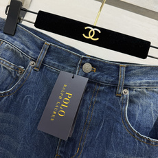 谁的衣柜里能没有一条牛仔半裙!Ralph Lauren这条开叉牛仔半裙真的太懂女生了✨高腰+前开叉设计, 谁的衣柜里能没有一条牛仔半裙!Ralph Lauren这条开叉牛仔半裙真的太懂女生了✨高腰+前开叉设计,
