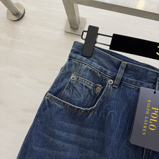 谁的衣柜里能没有一条牛仔半裙!Ralph Lauren这条开叉牛仔半裙真的太懂女生了✨高腰+前开叉设计, 谁的衣柜里能没有一条牛仔半裙!Ralph Lauren这条开叉牛仔半裙真的太懂女生了✨高腰+前开叉设计,