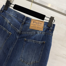 谁的衣柜里能没有一条牛仔半裙!Ralph Lauren这条开叉牛仔半裙真的太懂女生了✨高腰+前开叉设计, 谁的衣柜里能没有一条牛仔半裙!Ralph Lauren这条开叉牛仔半裙真的太懂女生了✨高腰+前开叉设计,