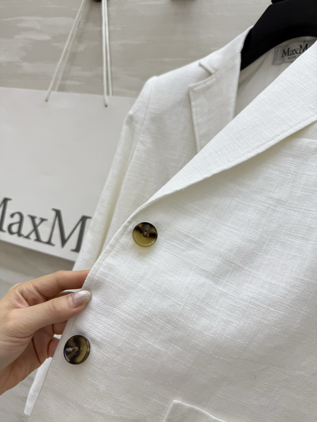 #Maxmar♡新款 极简主义亚麻西装外套 极简主义 宽肩H版型 高定密度亚麻面料挺阔有型 慵懒随性的高
