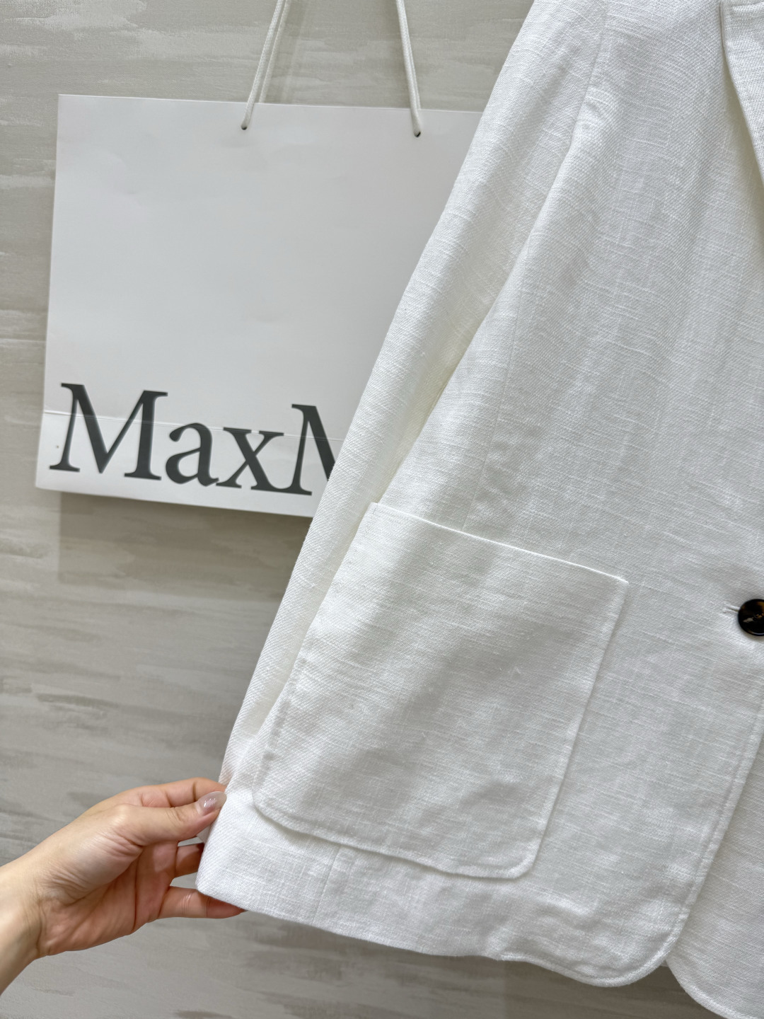 #Maxmar♡新款 极简主义亚麻西装外套 极简主义 宽肩H版型 高定密度亚麻面料挺阔有型 慵懒随性的高