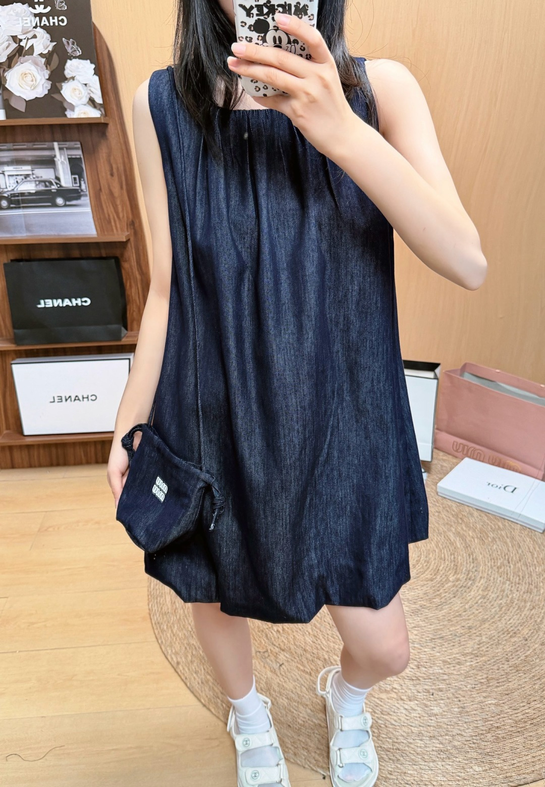 NO:891759,,,19860909,,,Women's clothing