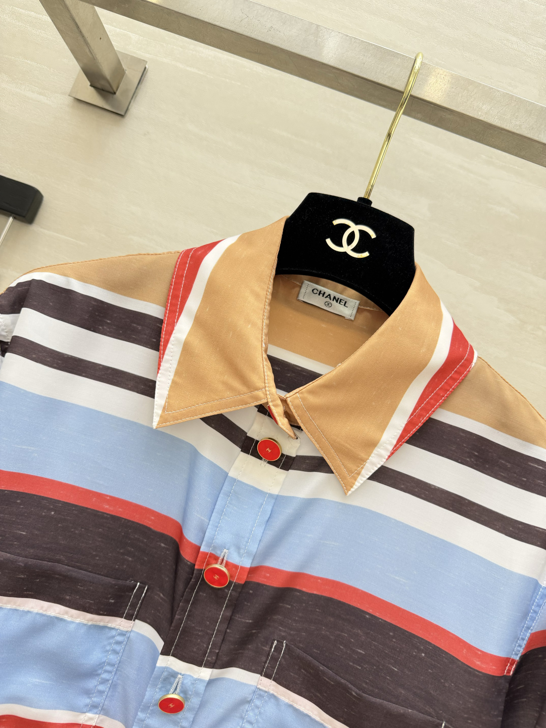 Chane♡²⁶M度假⛱️彩条衬衫长袖衬衣 撞色条纹鲜活有质感 自带夏日度假氛围感 日常通勤、出游拍照都