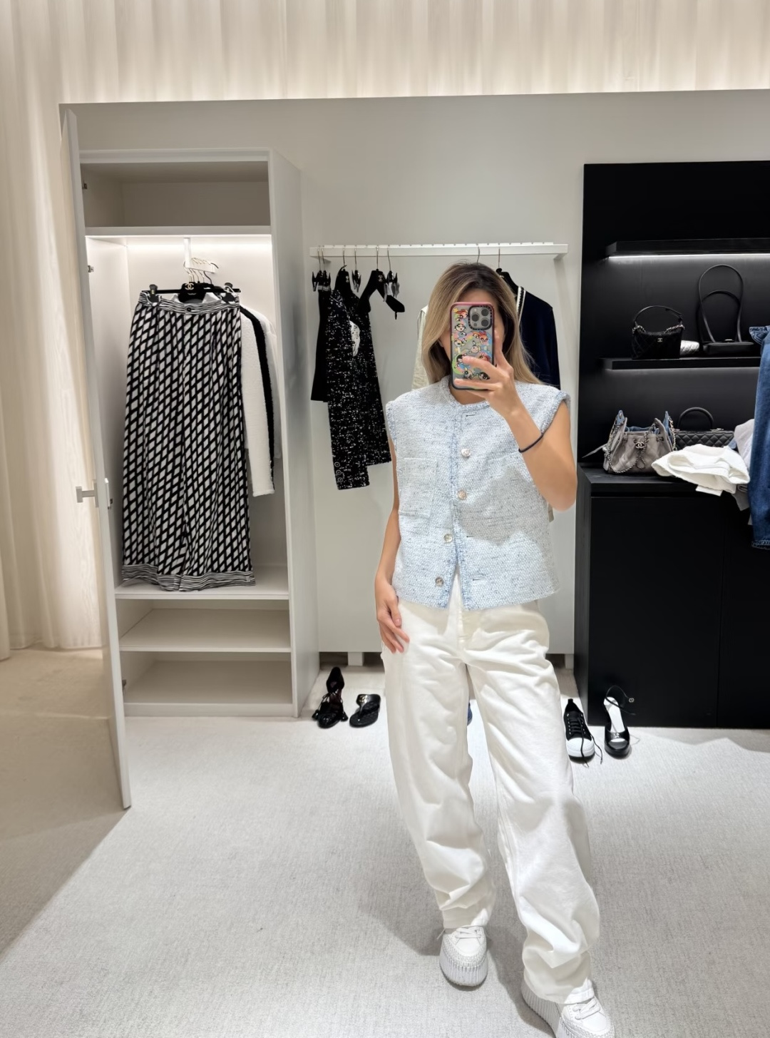 NO:892804,,,19860909,,,Women's clothing