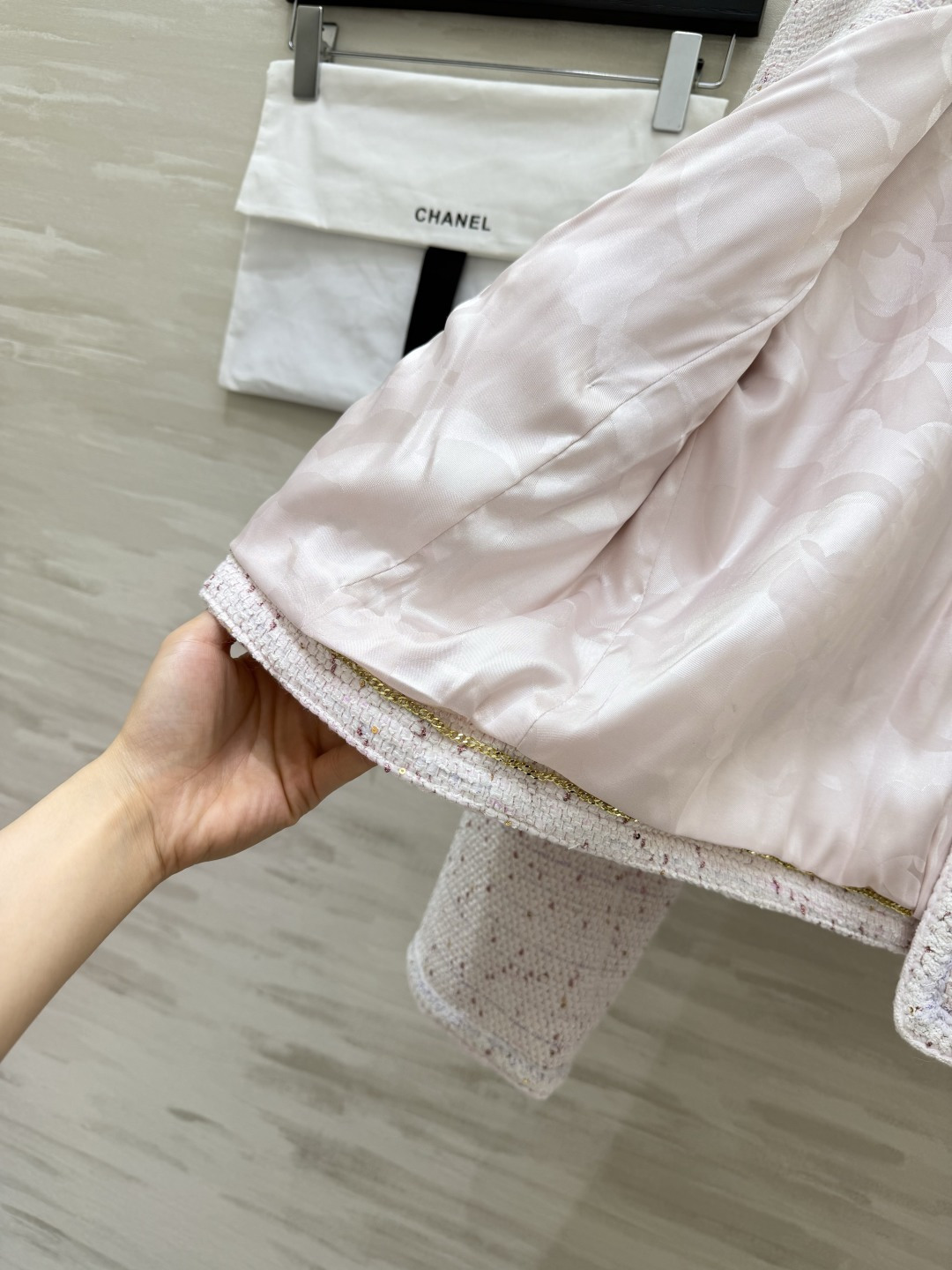 Chane♡²⁶本命编织花呢外套｜粉蓝双色温柔暴击粗花呢肌理自带细碎闪丝 圆领无袖版型不挑肩线双口袋实用