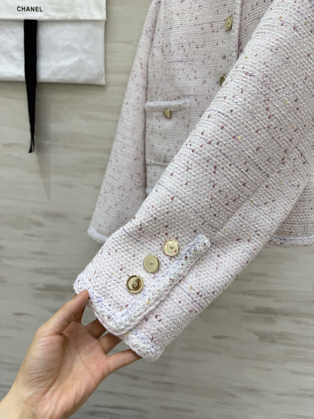 Chane♡²⁶本命编织花呢外套｜粉蓝双色温柔暴击粗花呢肌理自带细碎闪丝 圆领无袖版型不挑肩线双口袋实用