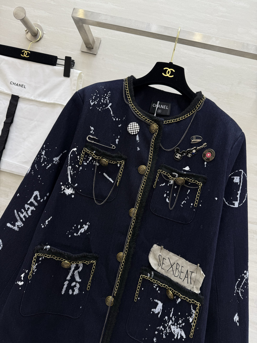 🖲️ 𝑱𝒆𝒏𝒏𝒊𝒆/CHANE♡🖲️妮妮外套太美了Jennie金智妮同款都在穿的手绘小香风外套秀场高定手