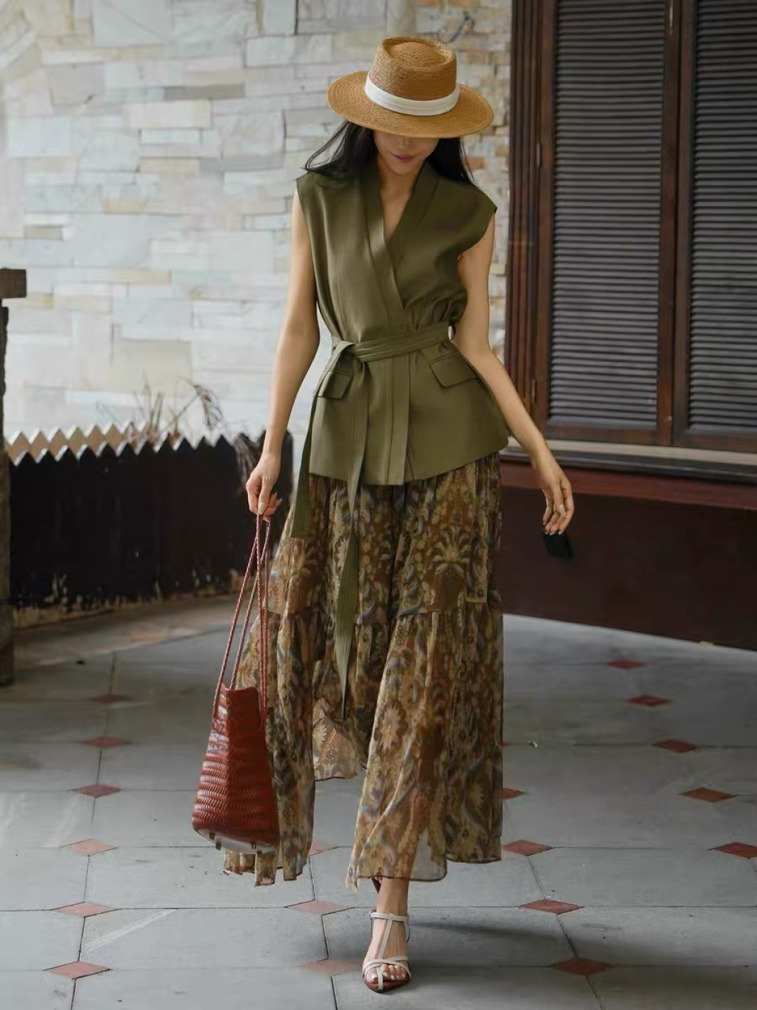 NO:893223,,,19860909,,,Women's clothing