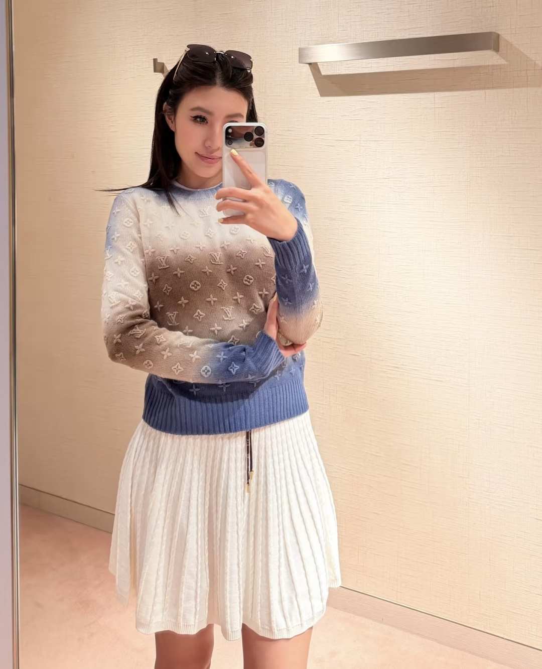 NO:901560,,,19860909,,,Women's clothing