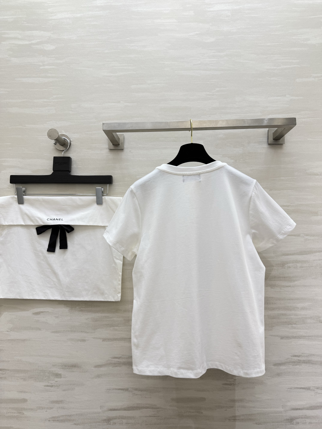 【T恤】特价🉐 size：S/M/L！运费自理  ！「特价款不退不换」请知悉❗