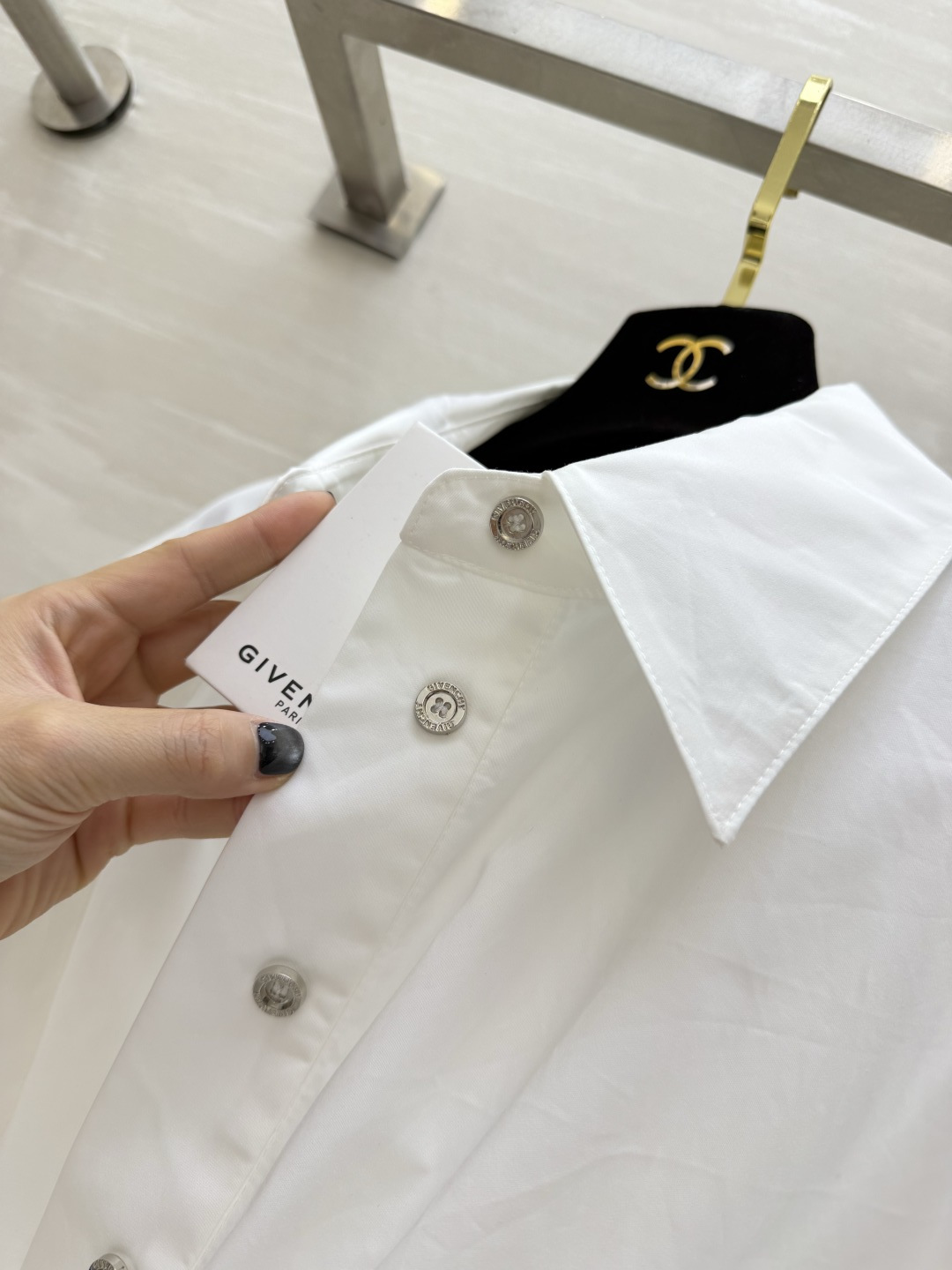 Givench♡²⁶收腰衬衫连衣裙 经典尖领阔袖设计 简约耐看 自带腰带收紧腰线 优化身材比例 挺括透气